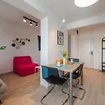 Lägenhet Seven Apartman *