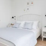 Lägenhet Seven Apartman